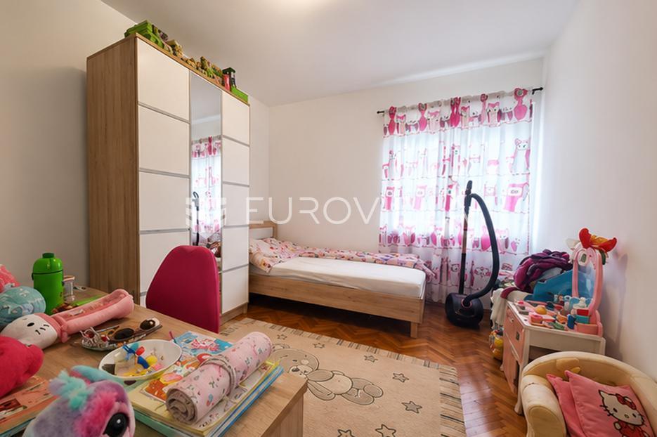 House For sale -  Vir