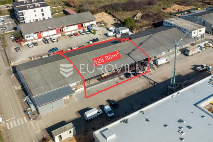 Lokal użytkowy na sprzedaż 528 m² – Poreč