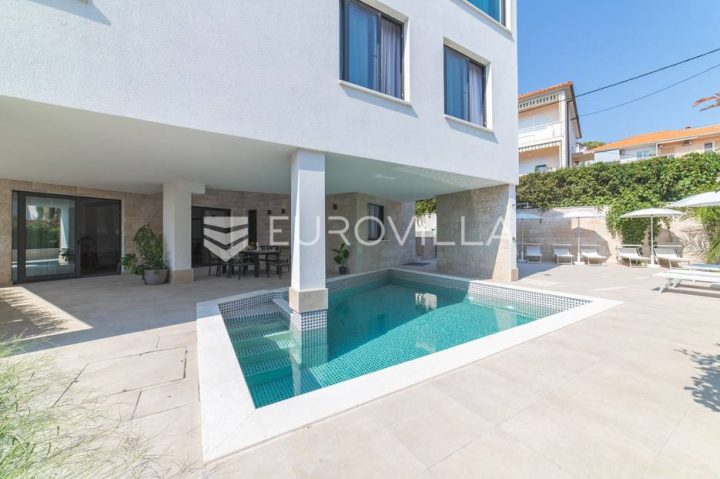Dom na predaj 363 m² – Okrug Gornji