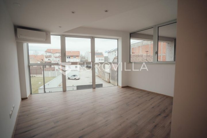 Locaux commerciaux à vendre 106 m² – Centar