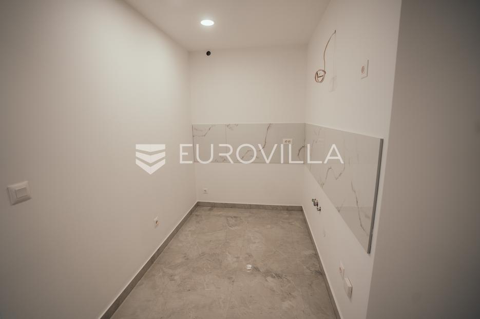 Komerčné Na predaj -  Vukovar
