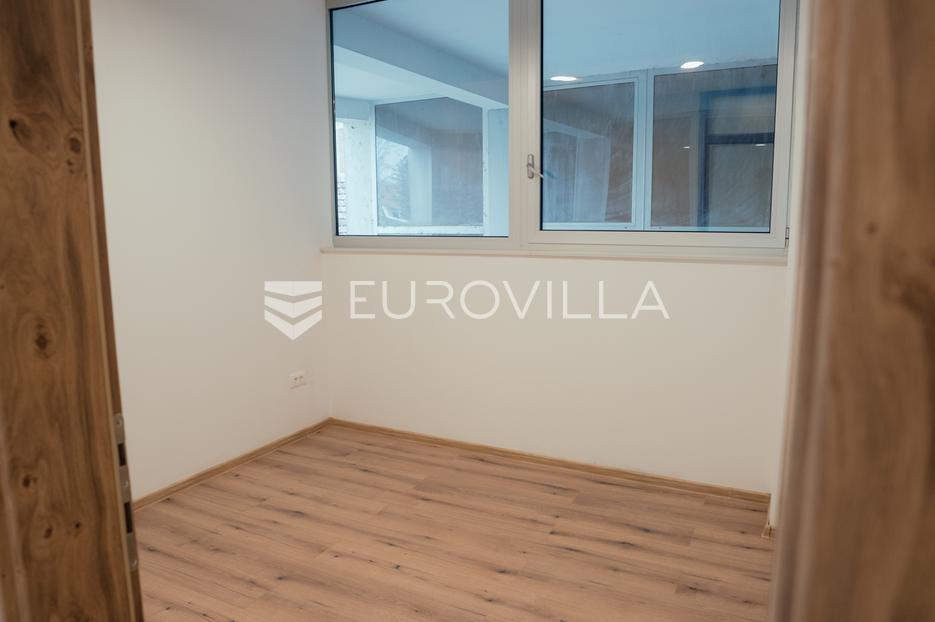 Komerčné Na predaj -  Vukovar