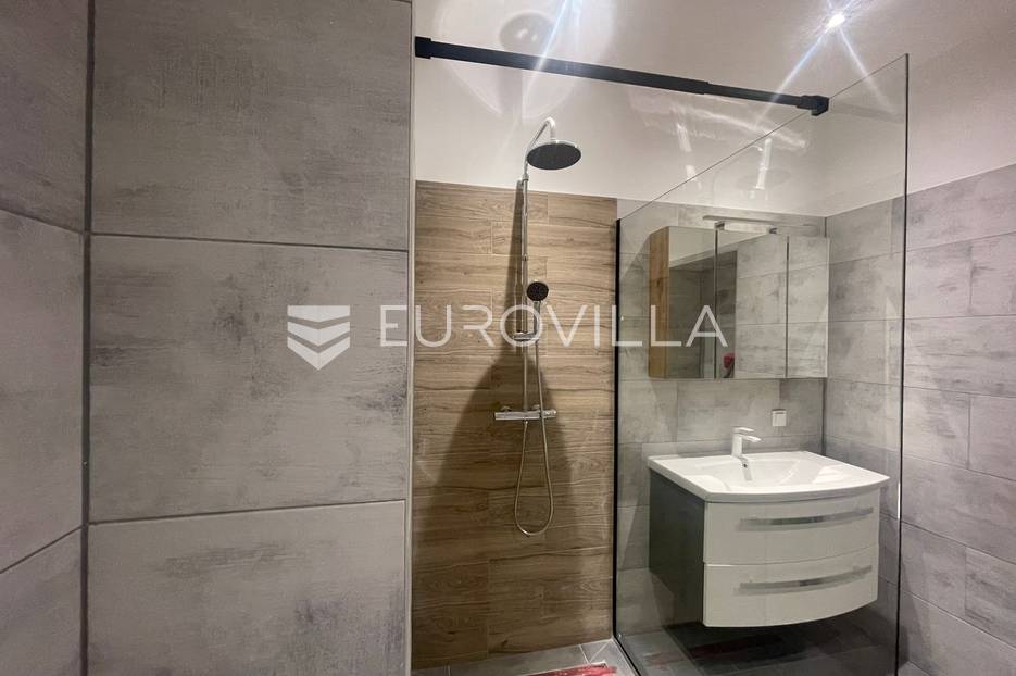 Apartma Na predaj -  Pula