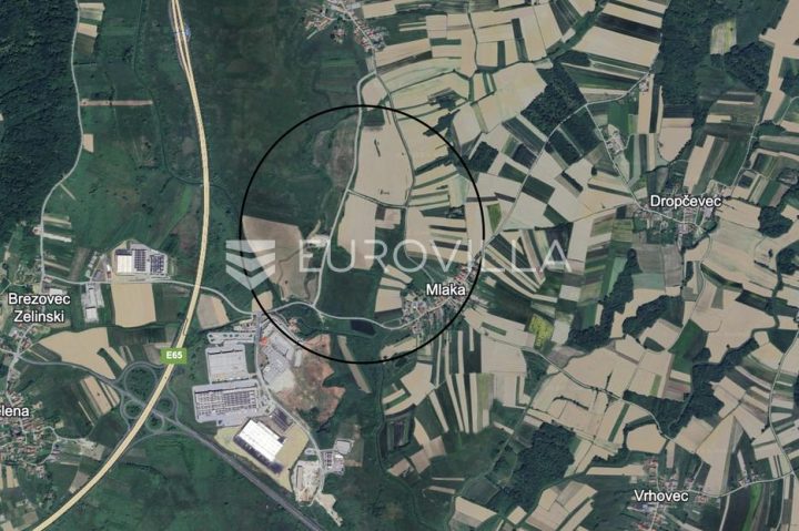 Grundstück zu verkaufen 10000 m² – Mlaka