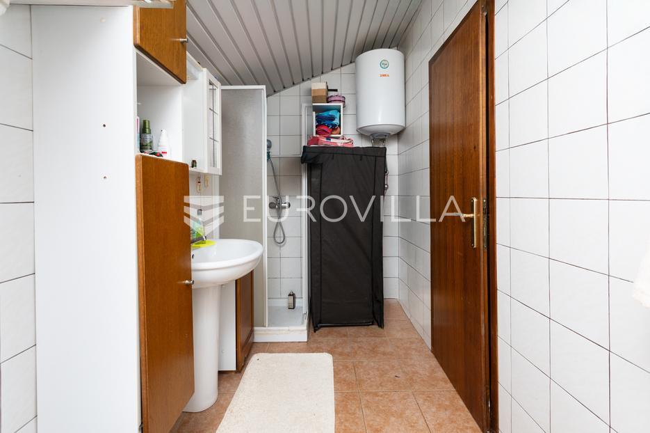 Haus Zu verkaufen -  Čavle