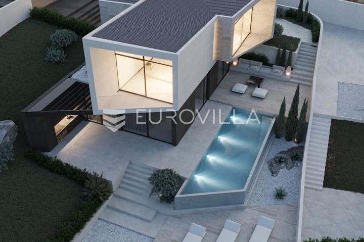 Kuća na prodaju 305 m² – Pićan
