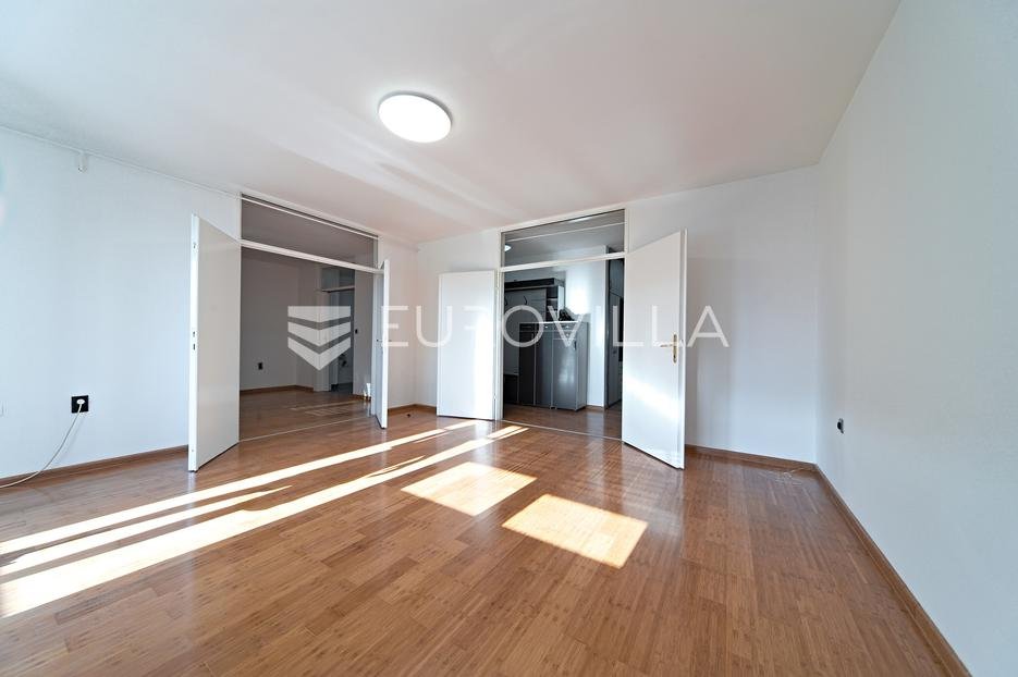 Apartmán Na predaj - Osječko-baranjska Osijek