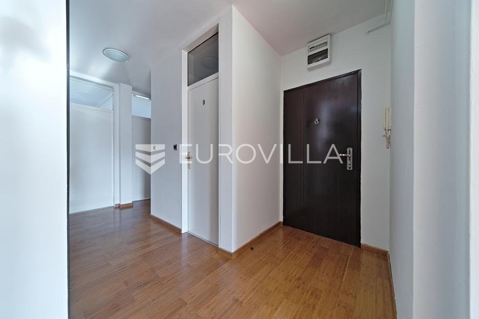 Apartmán Na predaj - Osječko-baranjska Osijek
