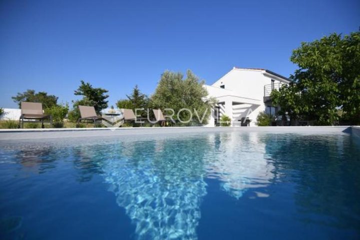 House for sale 190 m² – Crno