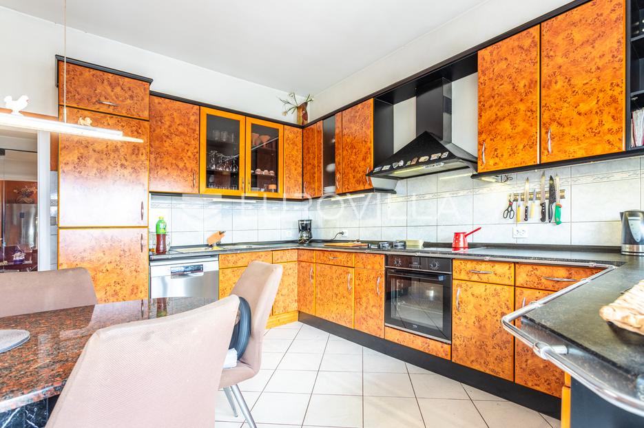 Maison À vendre - Splitsko-dalmatinska Dugi Rat