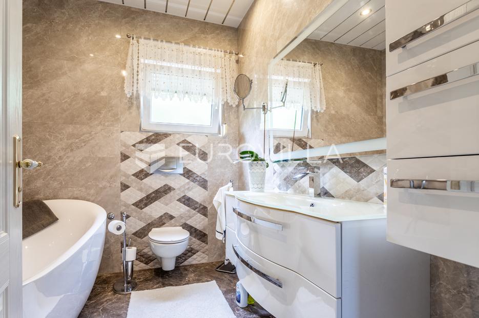 Maison À vendre - Splitsko-dalmatinska Dugi Rat