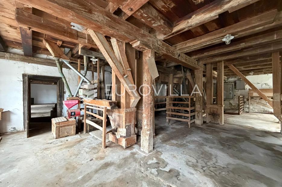 Lokal użytkowy Na sprzedaż -  Vrpolje