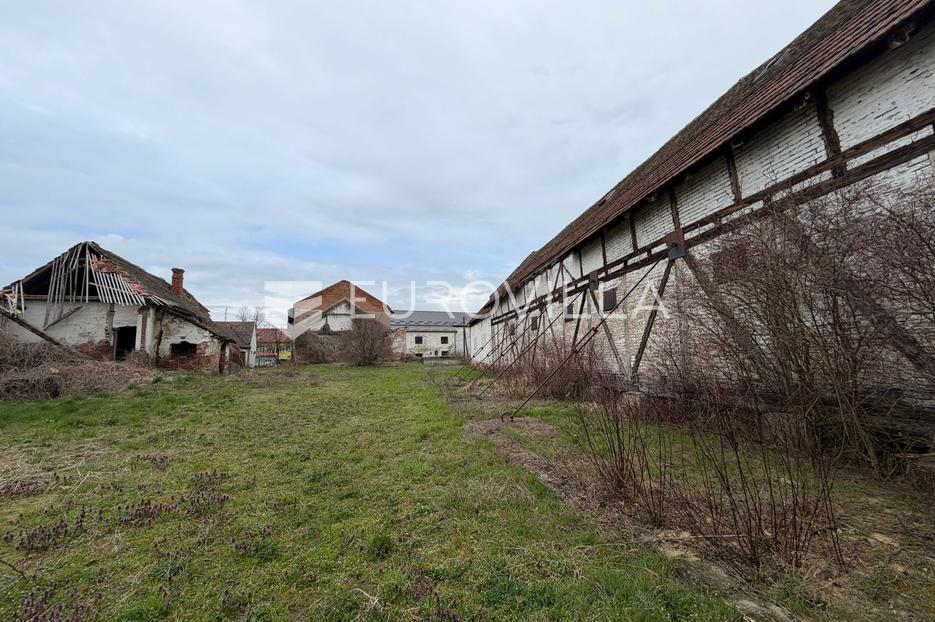 Lokal użytkowy Na sprzedaż -  Vrpolje