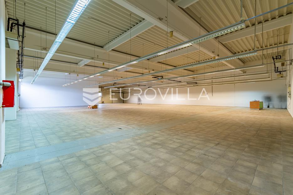 Poslovni prostor Na prodaju -  Prelog