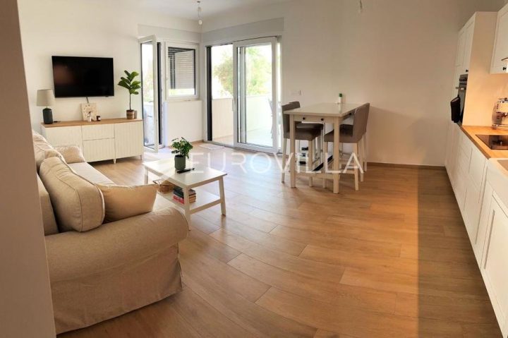 Mieszkanie na sprzedaż 72 m² – Povljana
