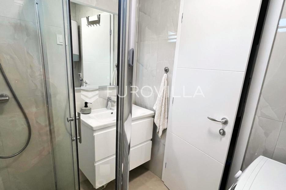 Flat For sale -  Povljana