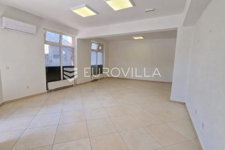 Business premises for sale 107 m² – Gornji Grad / Centar