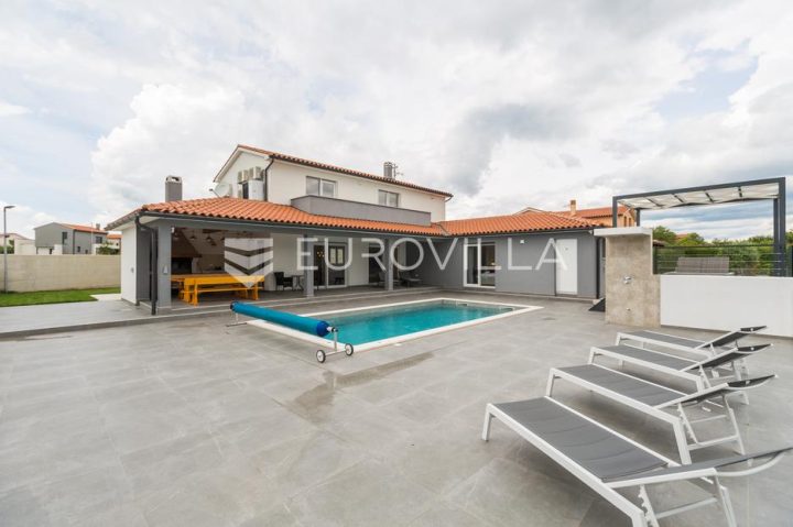 Hiša na predaj 180 m² – Štokovci