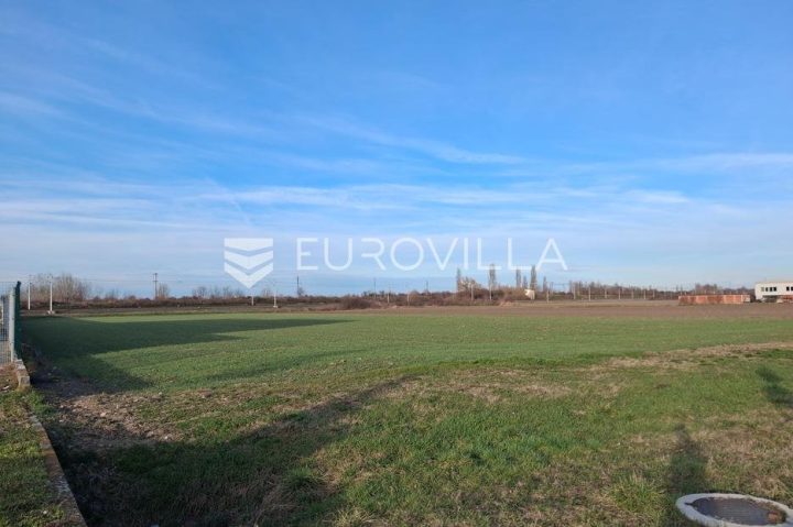 Terrain à vendre 7084 m² – Vinkovačko Novo Selo