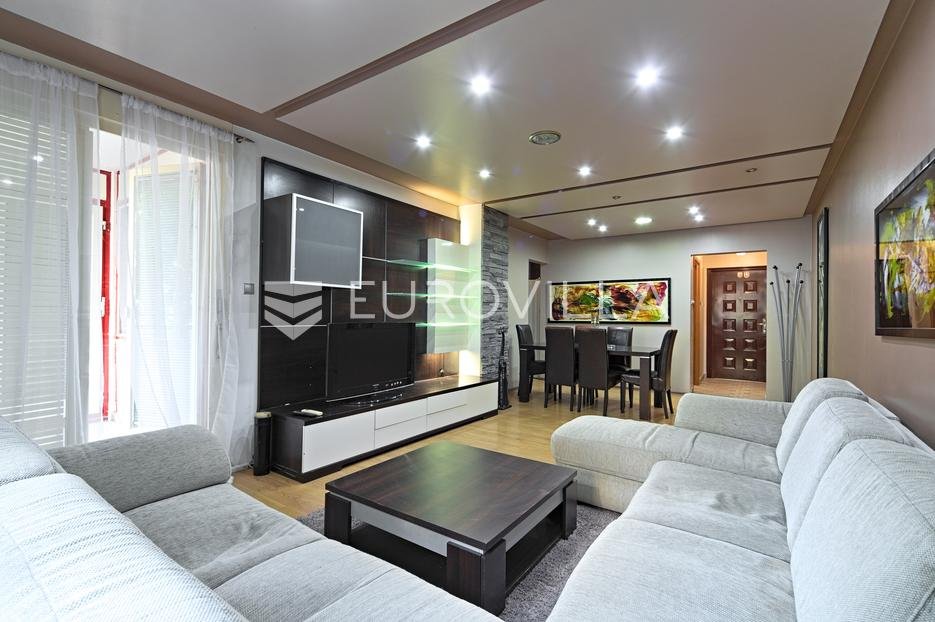 Appartement À vendre - Osječko-baranjska Osijek - foto 1/21
