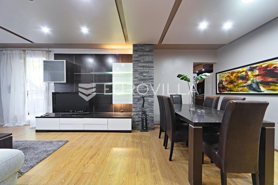 Appartement À vendre - Osječko-baranjska Osijek