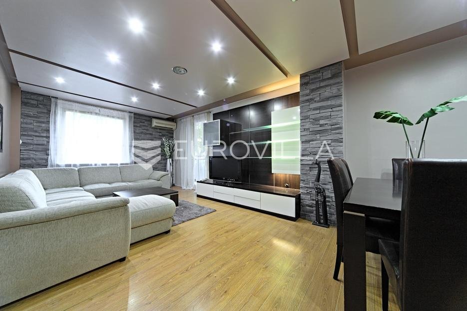 Appartement À vendre - Osječko-baranjska Osijek
