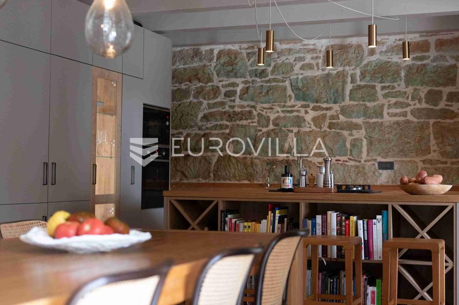 Kuća Na prodaju -  Vižinada