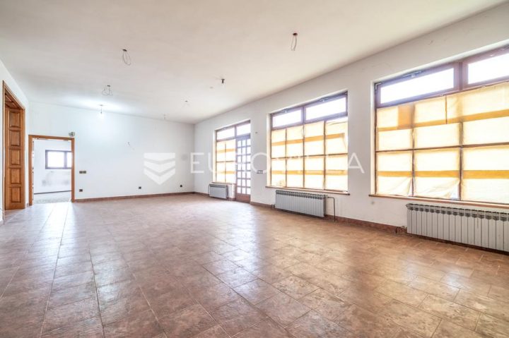 Maison à vendre 371 m² – Granešina