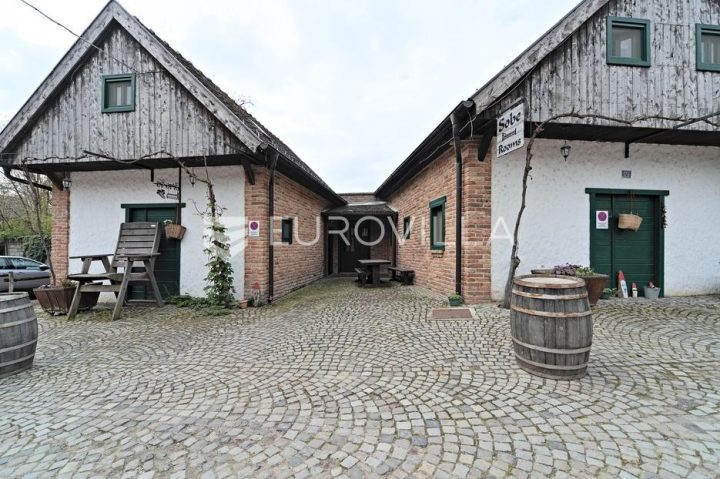 Business premises For sale Zmajevac