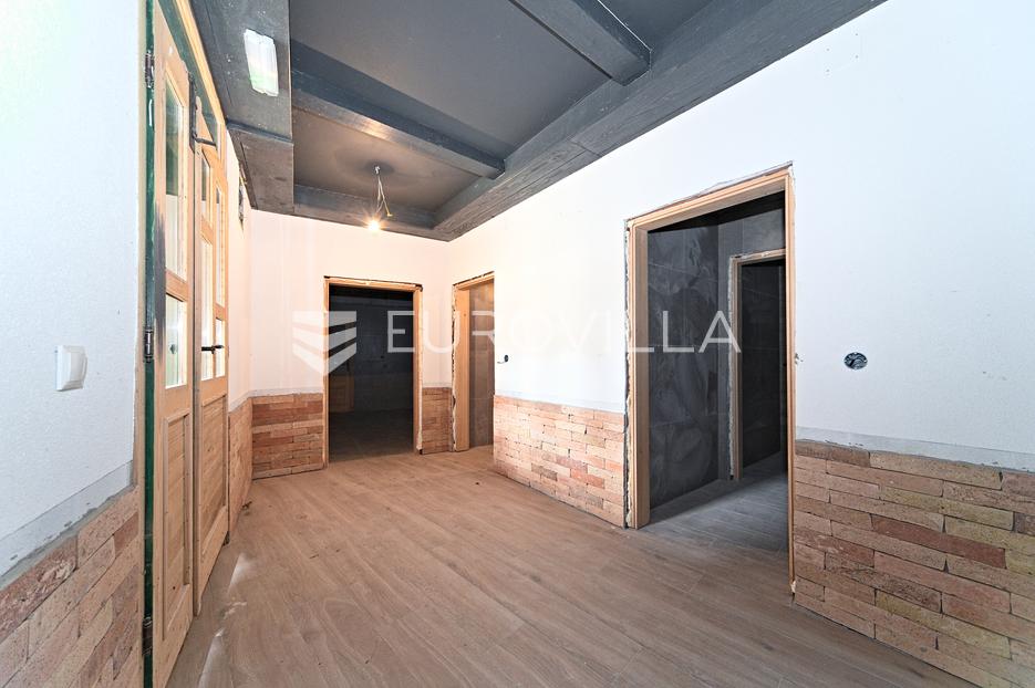 Business premises For sale -  Kneževi Vinogradi