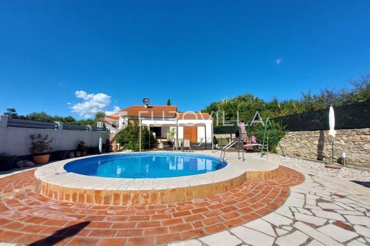 House for sale 194 m² – Monteserpo - Komunal