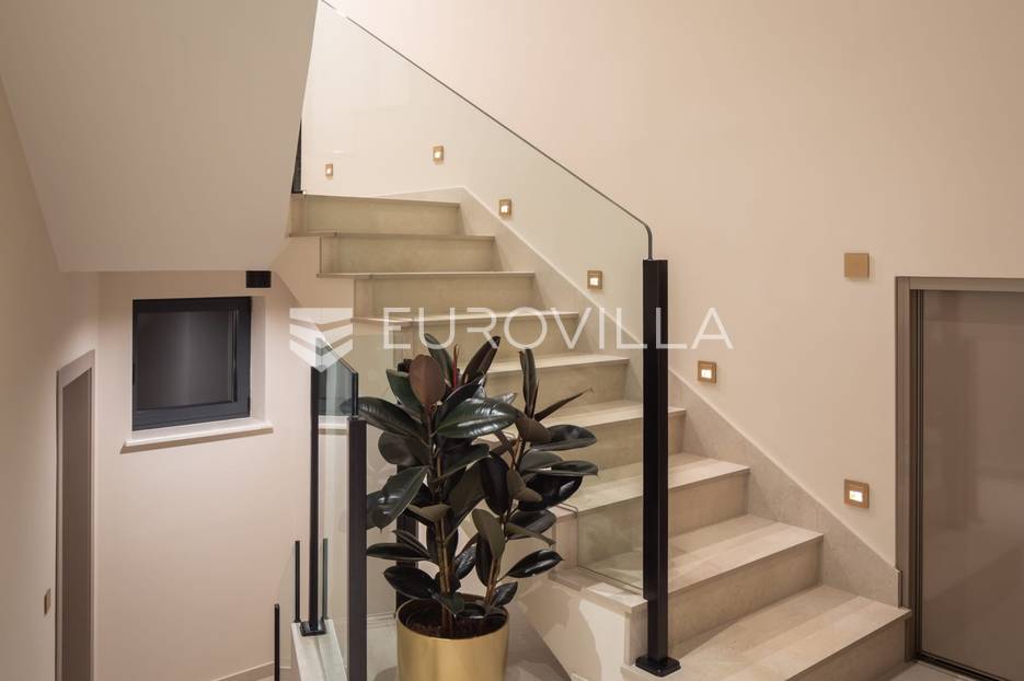House For sale -  Marina