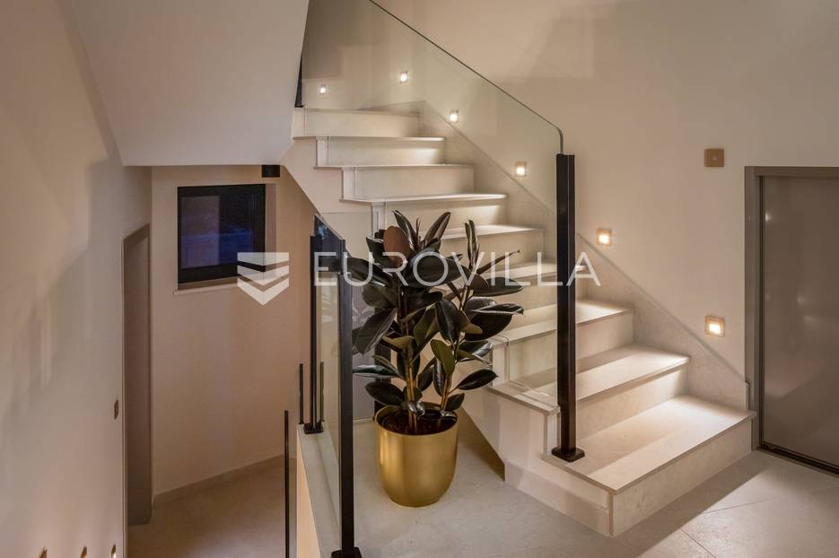 House For sale -  Marina