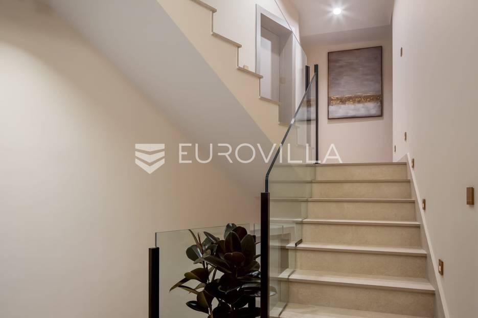 House For sale -  Marina