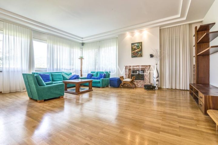 Casa in vendita 500 m² – Šestine