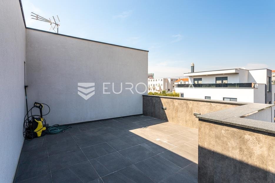 Flat For sale - Splitsko-dalmatinska Split