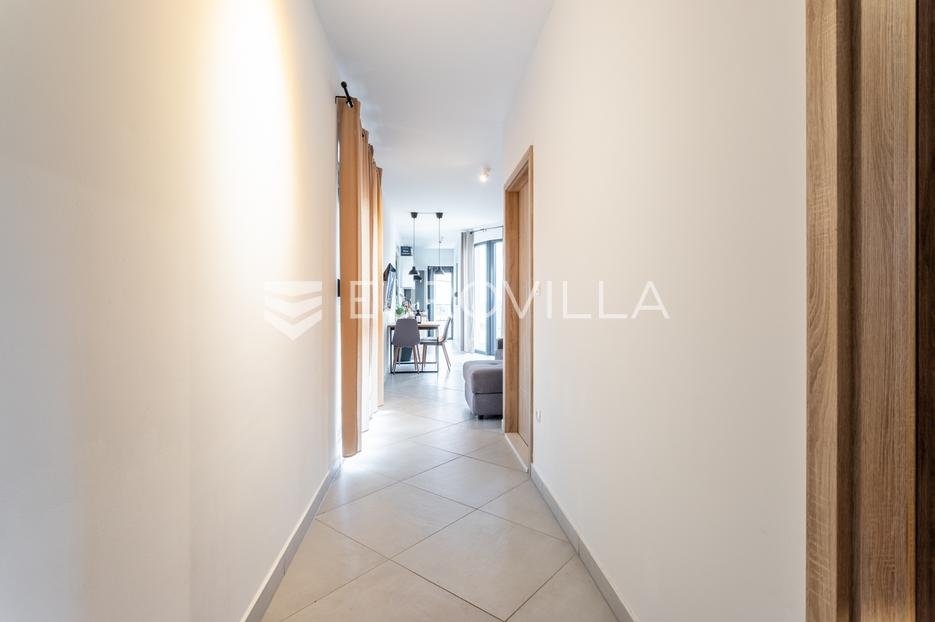 Flat For rent - Splitsko-dalmatinska Podstrana