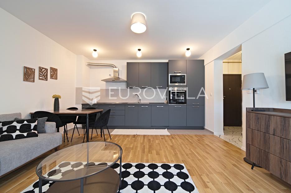 Appartement À vendre - Osječko-baranjska Osijek - foto 1/12