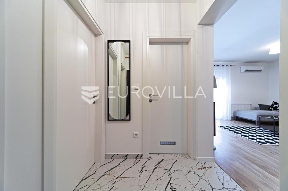 Appartement À vendre - Osječko-baranjska Osijek - foto 3/12