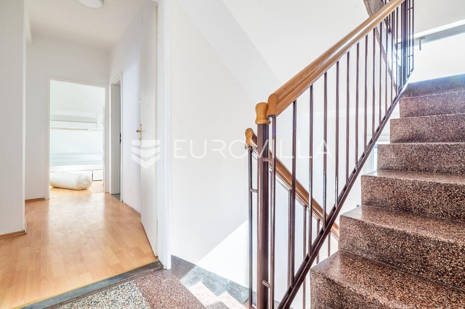 Casa In vendita -  Trešnjevka - Sjever