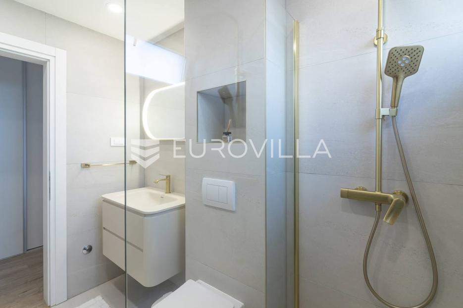 Flat For sale - Ličko-senjska Senj