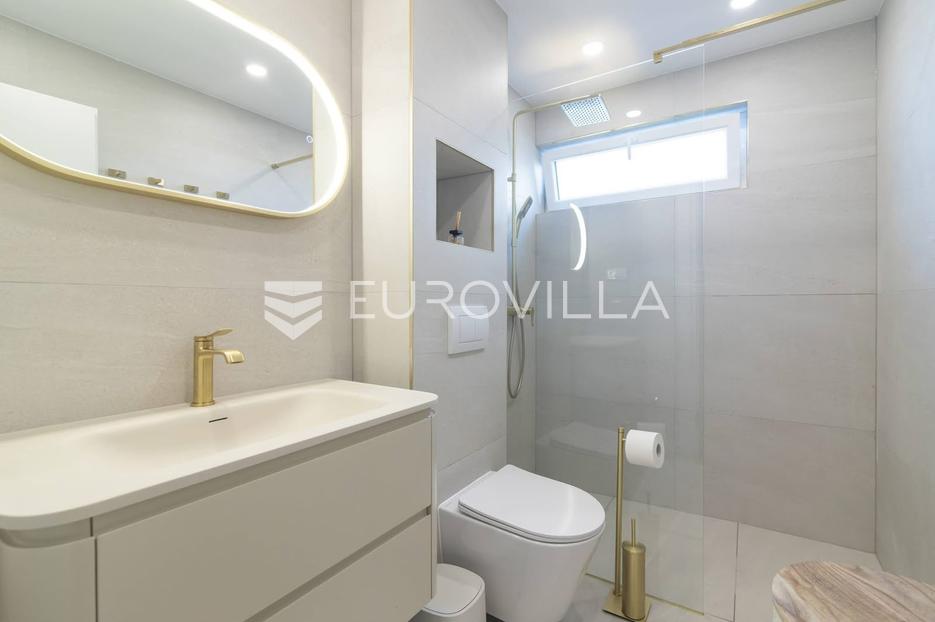 Flat For sale - Ličko-senjska Senj