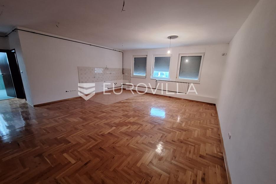 Kuća Na prodaju -  Karlovac