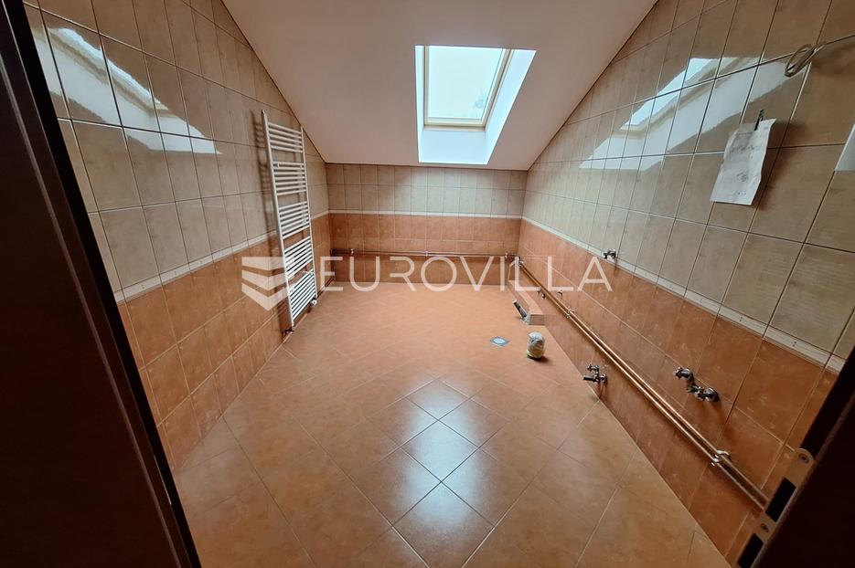 Kuća Na prodaju -  Karlovac