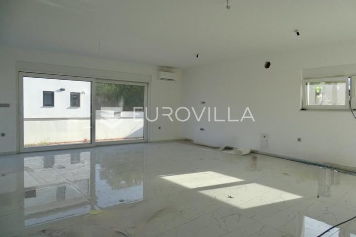 Haus Zu verkaufen - Primorsko-goranska Malinska-dubašnica - foto 2/12