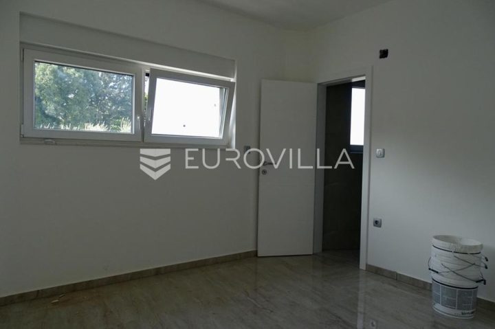Haus Zu verkaufen - Primorsko-goranska Malinska-dubašnica - foto 4/12