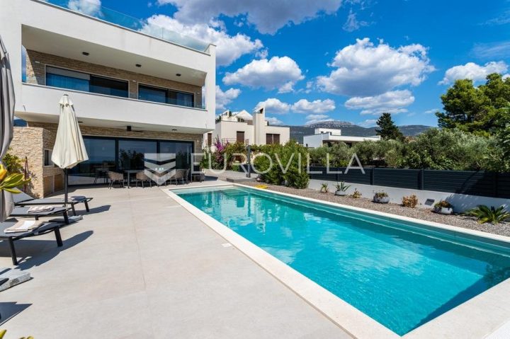 Dom na predaj 245 m² – Kaštel Štafilić