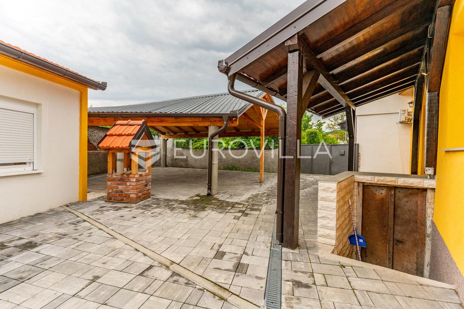 Kuća Na prodaju -  Požega