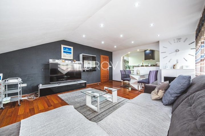 Kuća na prodaju 345 m² – Brckovljani