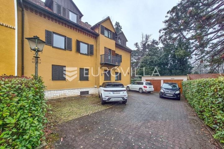 Kuća na prodaju 600 m² – Ksaver